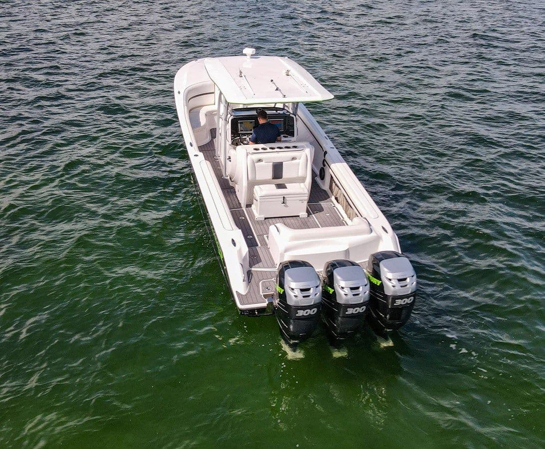 Buy a yacht 2014 Nor-Tech 390 Sport Cuddy 39