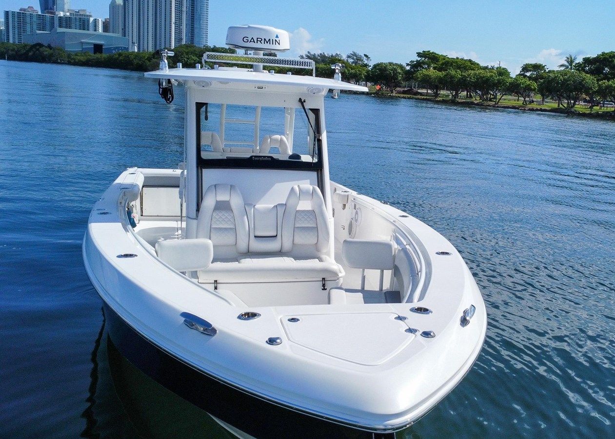 the best price on 2018 Everglades 335 Center Console 34