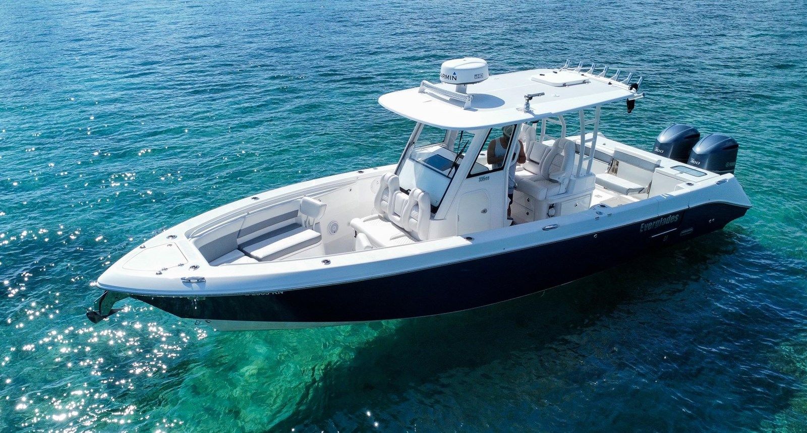 the best price on 2018 Everglades 335 Center Console 34
