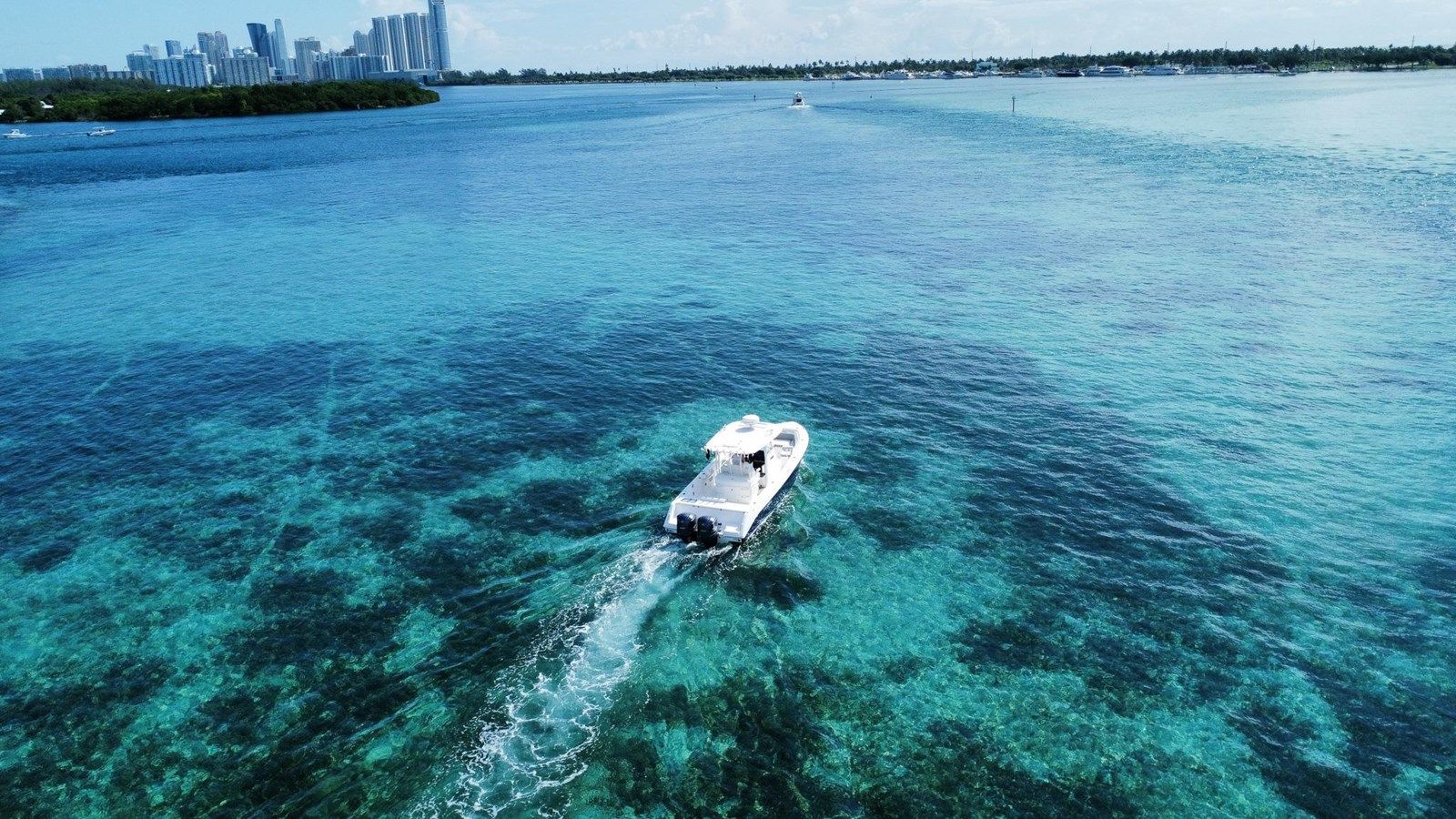 2018 Everglades 335 Center Console 2018