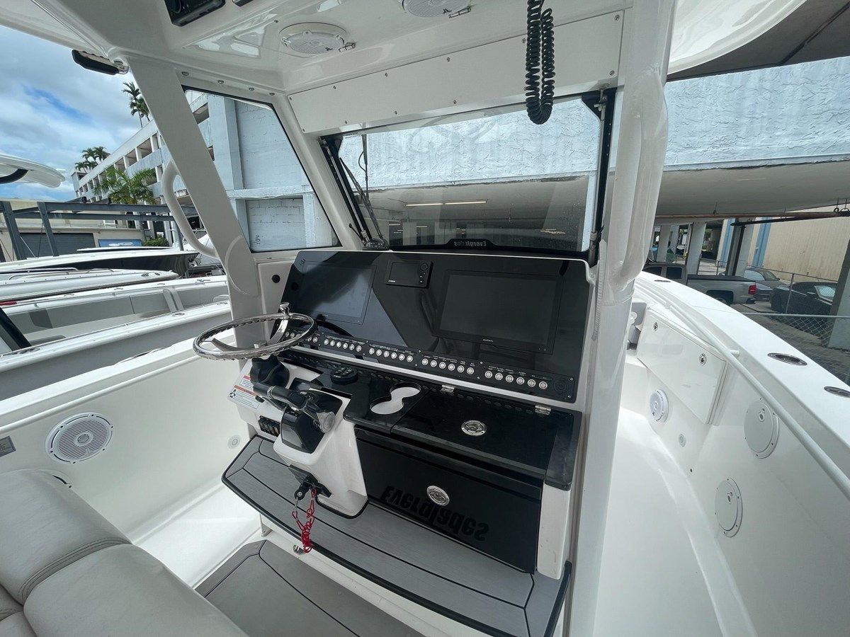 2018 Everglades 335 Center Console 335 Center Console price