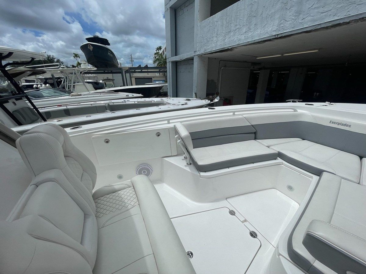 best yacht sales deals 2018 Everglades 335 Center Console 2018