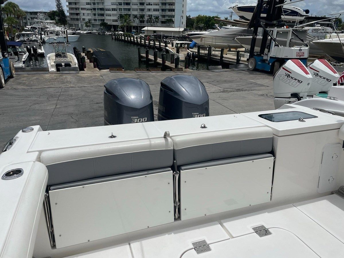 Buy a 2018 Everglades 335 Center Console at Shestakov Yacht Sales