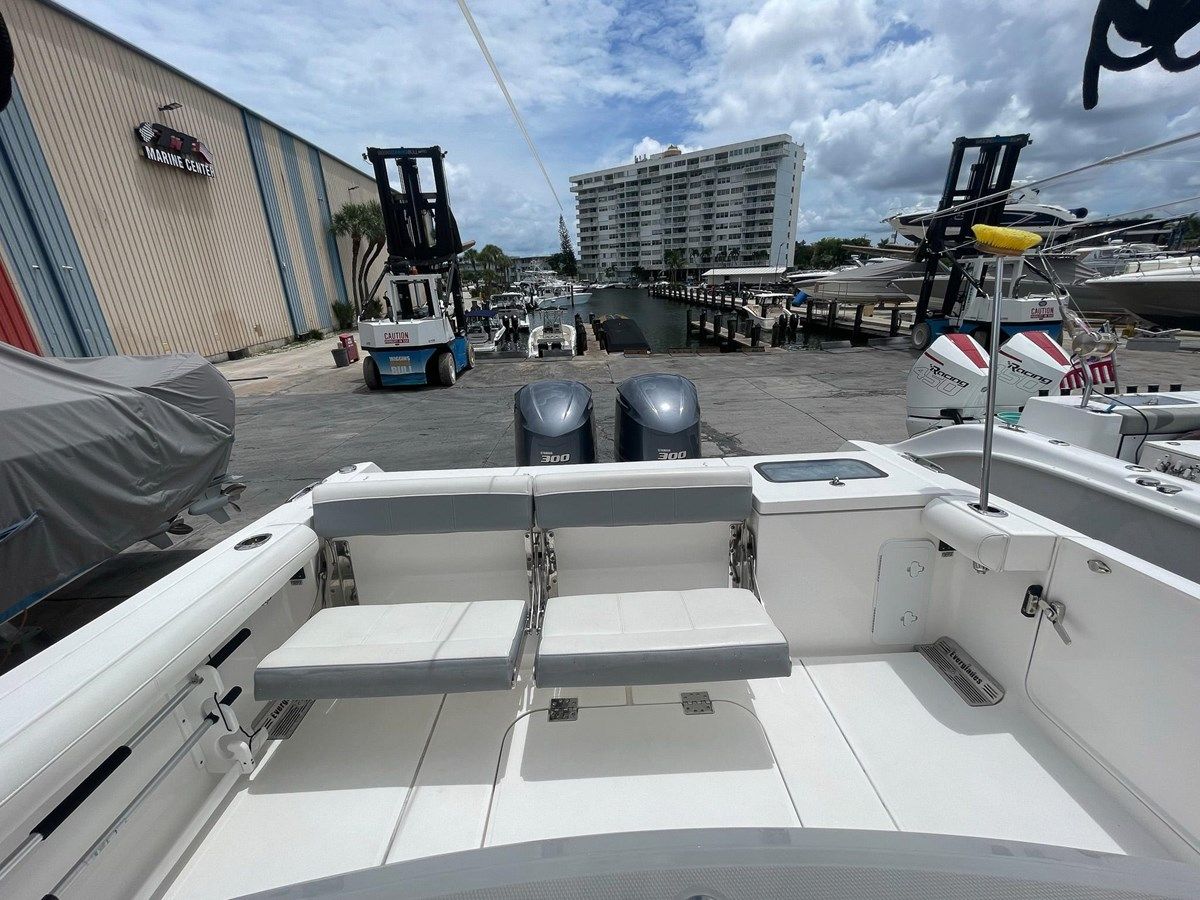 2018 Everglades 335 Center Console 34 yacht sale