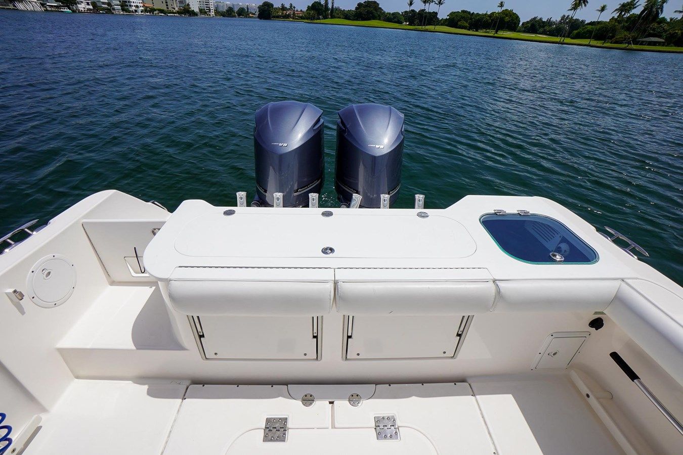 Buy a yacht 2012 Everglades 325 Center Console - Everglades