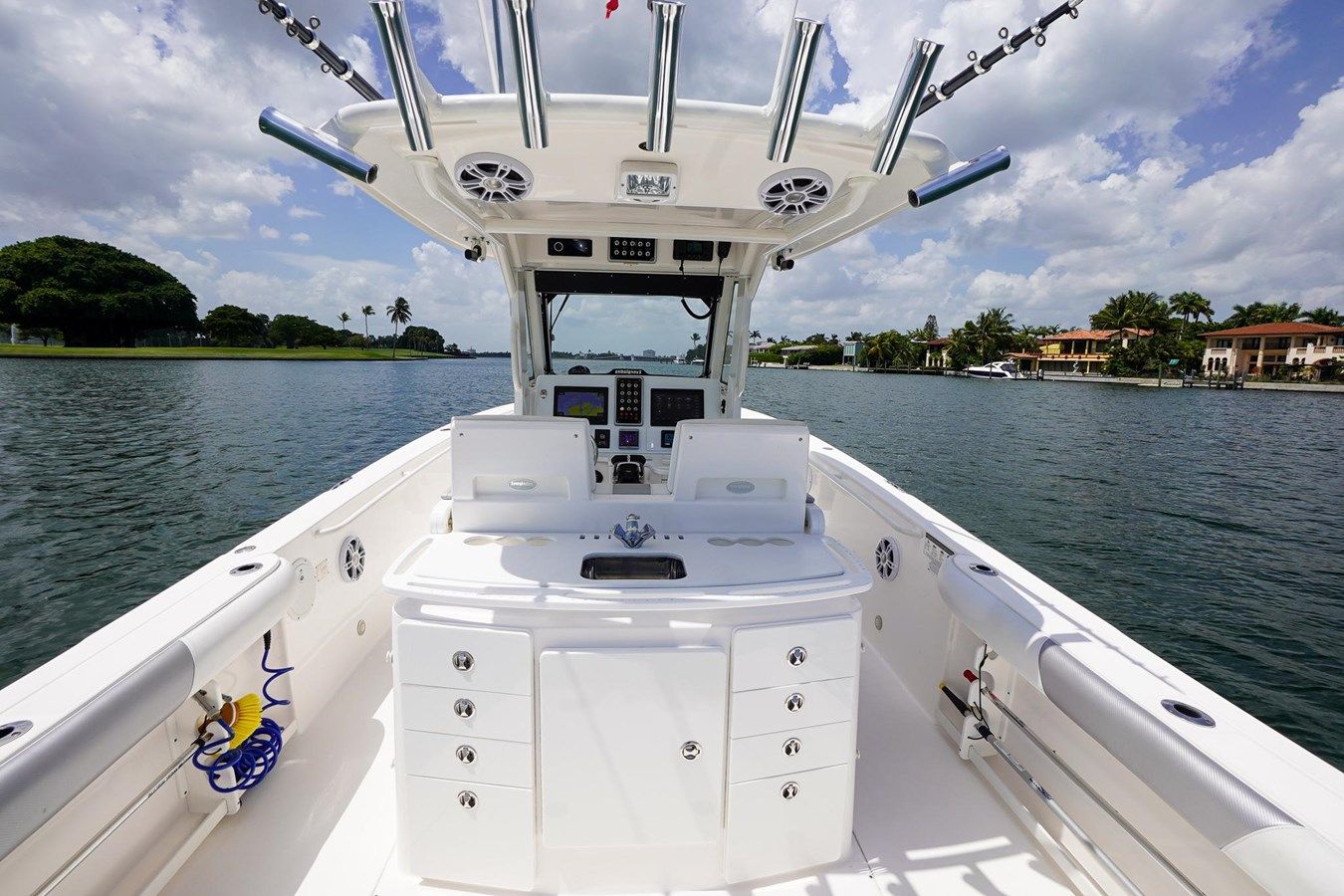 Buy a 2012 Everglades 325 Center Console 34 at Shestakov Yacht Sales