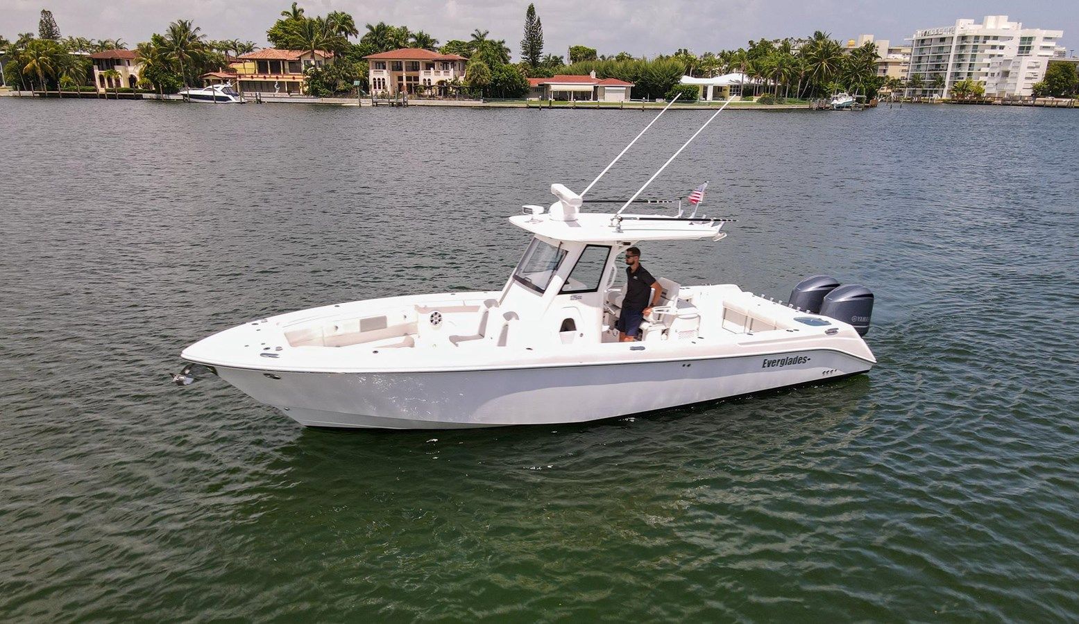 Buy a yacht 2012 Everglades 325 Center Console - Everglades