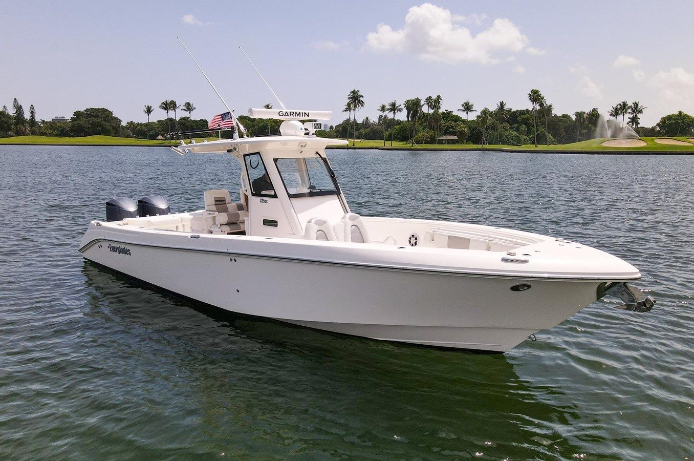 Buy a 2012 Everglades 325 Center Console 325 Center Console at Shestakov Yacht Sales