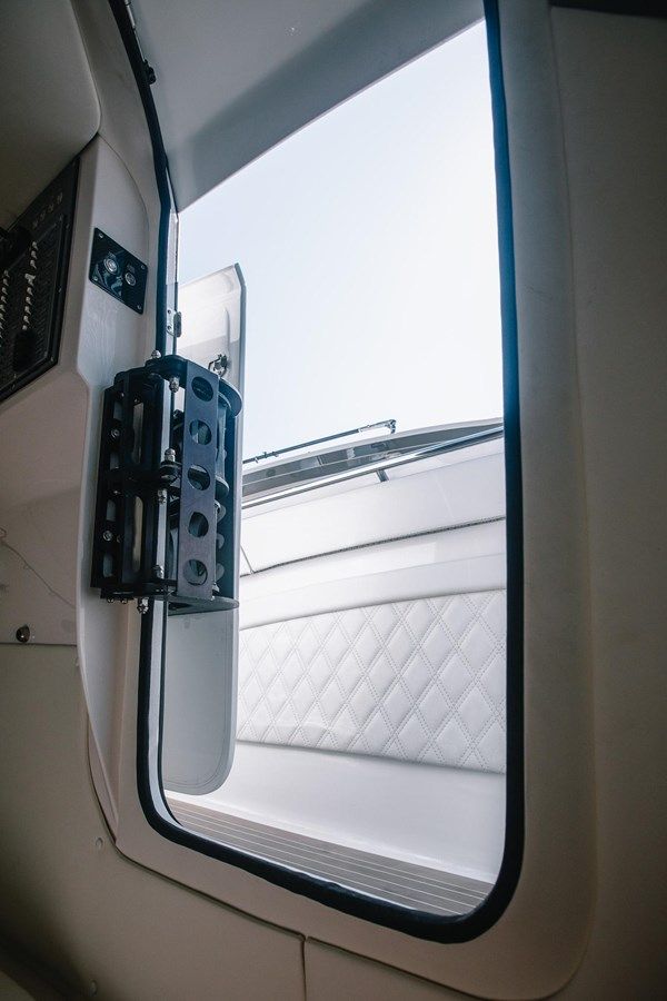 Buy a yacht 2017 MTI V42 V42