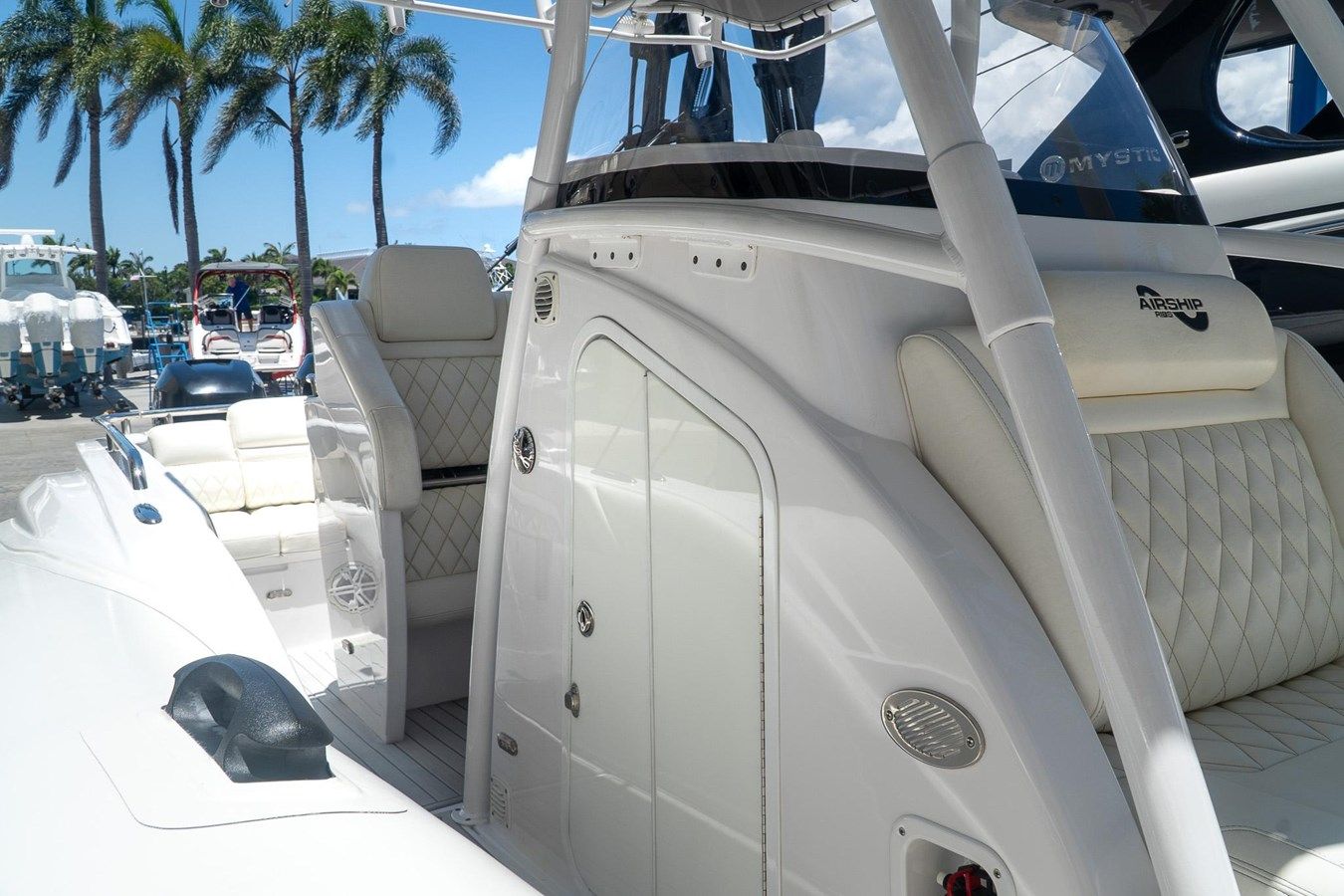 Стоимость яхты 2017 Airship 330