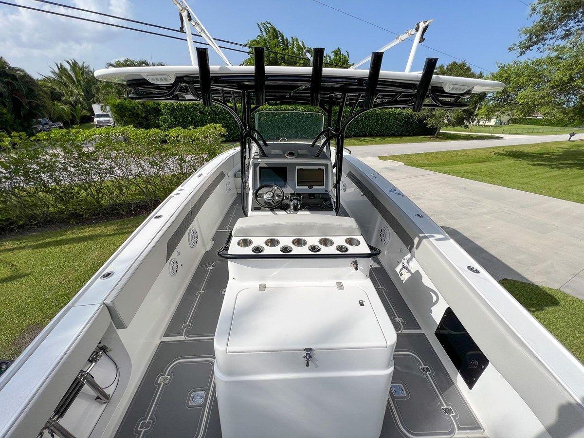 the best price on 2014 Midnight Express 37 Open 37