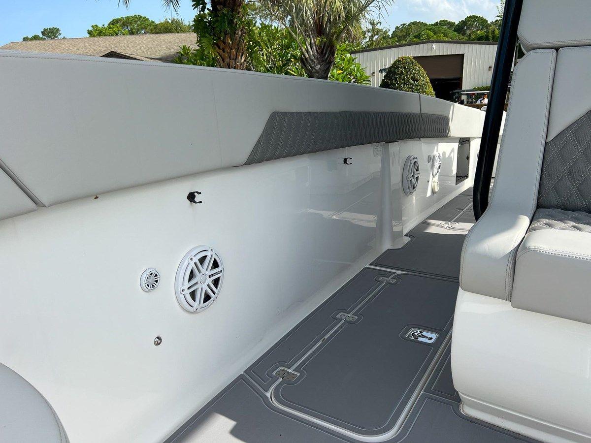 Buy a yacht 2014 Midnight Express 37 Open 2014