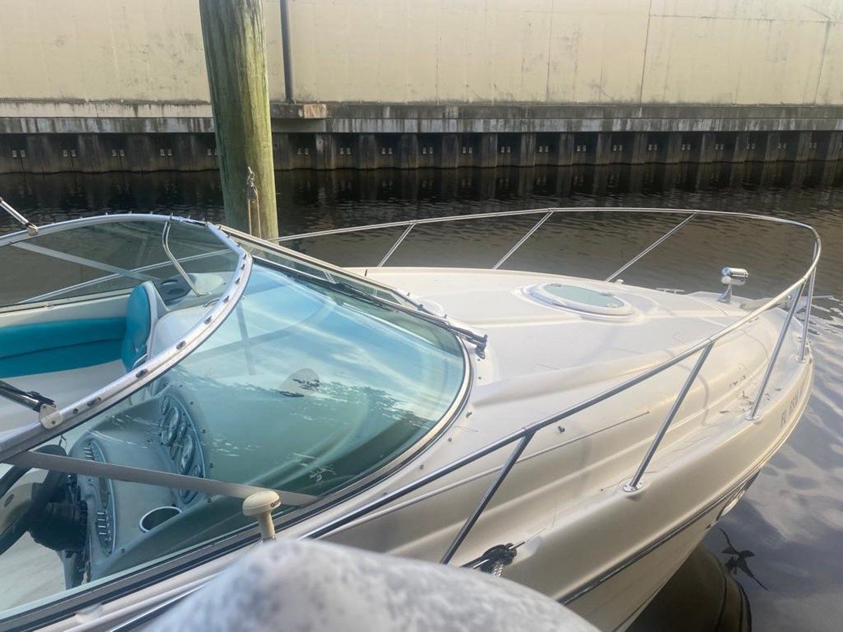 the best price on 2004 Maxum Cruiser 2004