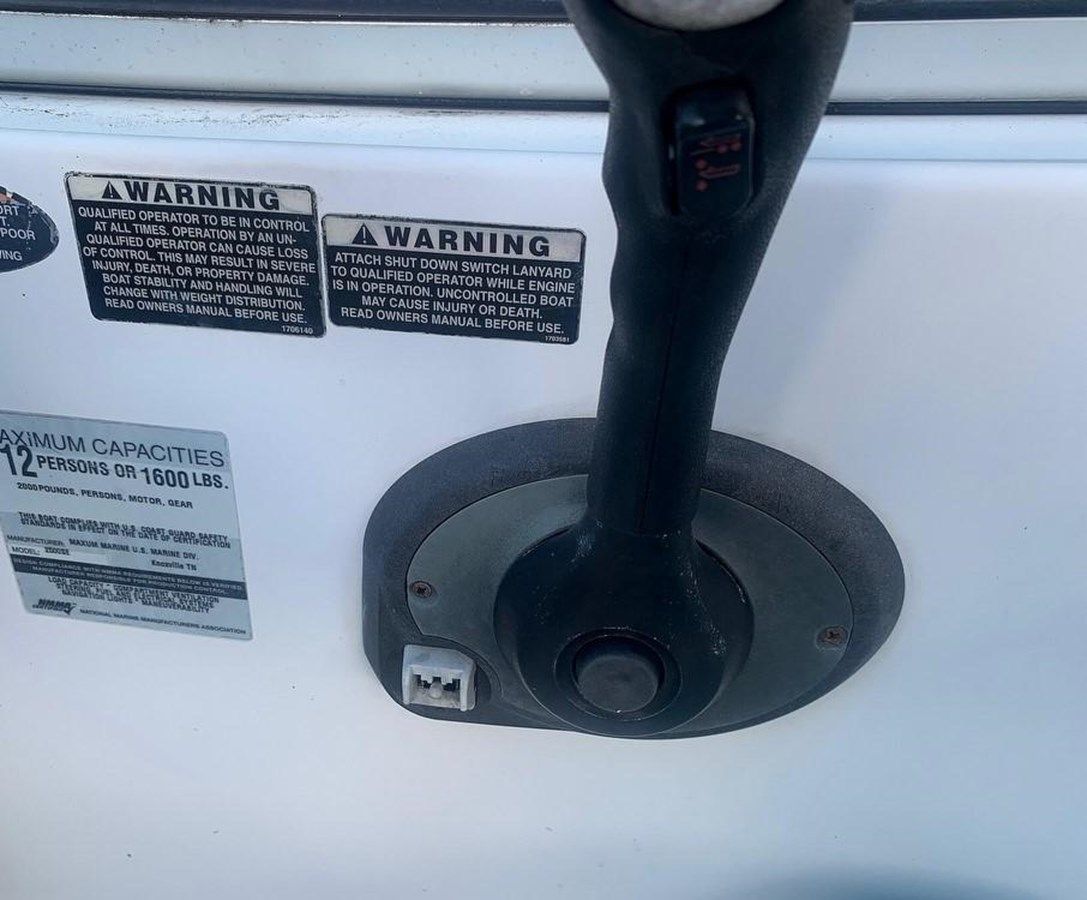 best yacht sales deals 2004 Maxum Cruiser 25