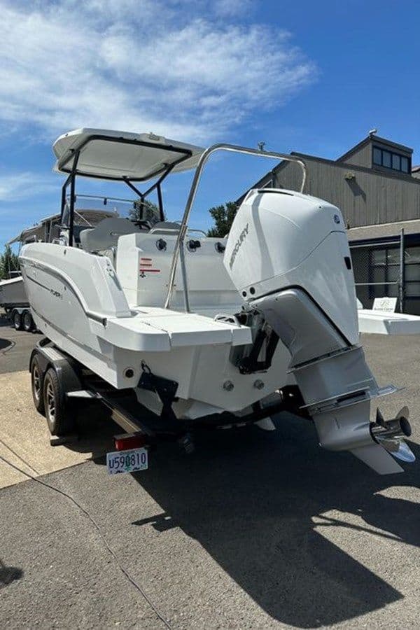 Лучшая цена на 2023 Beneteau Flyer 8 Space Deck 22