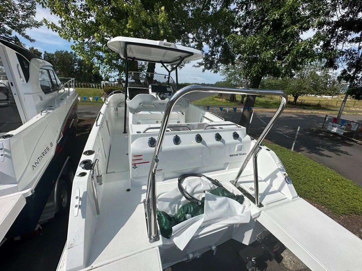 Лучшие предложения покупки яхты 2023 Beneteau Flyer 8 Space Deck 2023