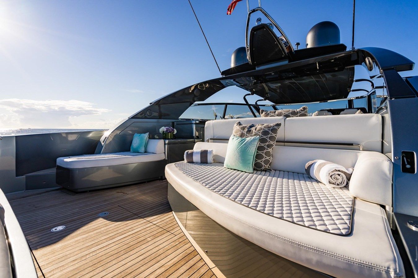 Купить яхту 2021 Riva 76' Bahamas 76' Bahamas в Shestakov Yacht Sales