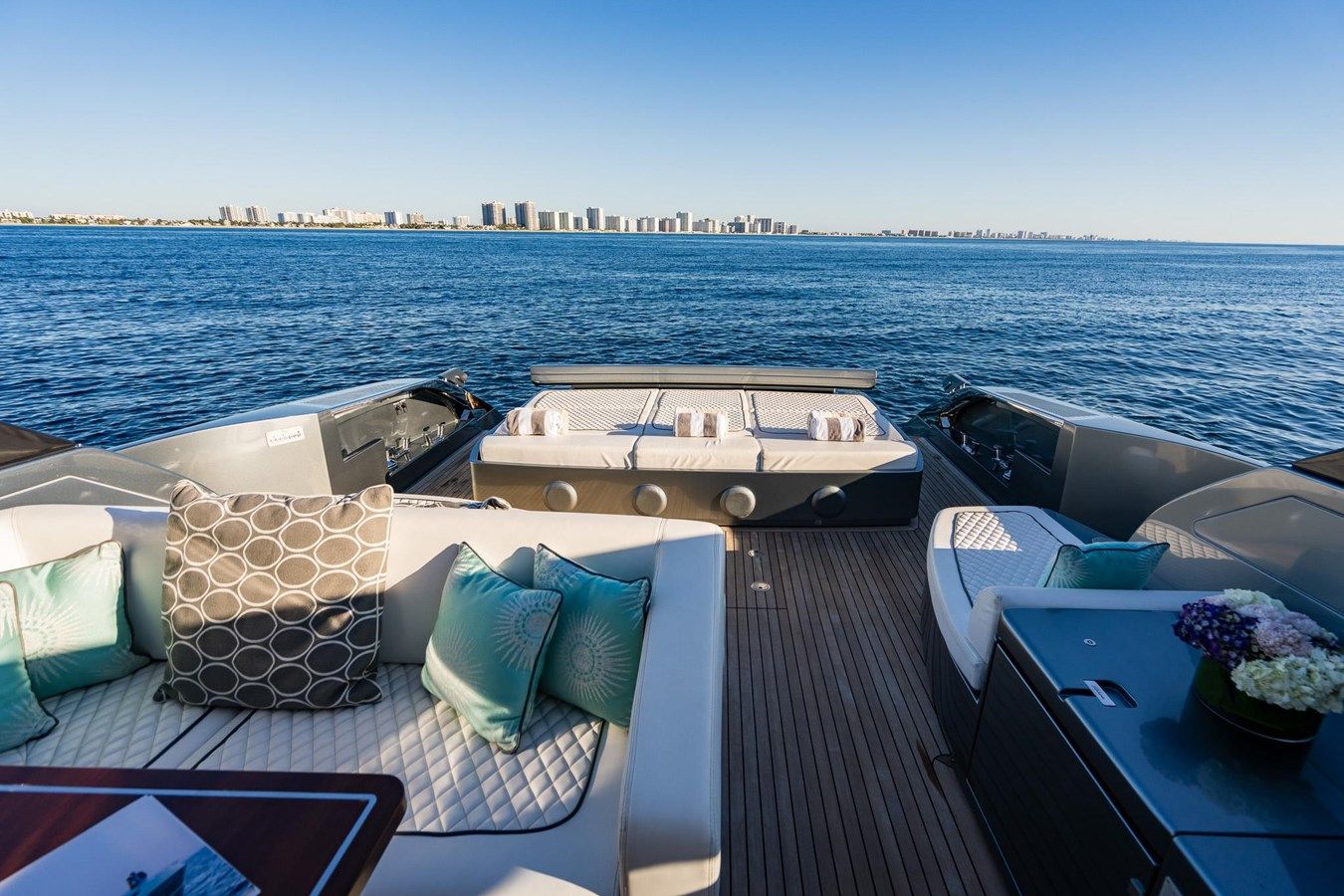 Лучшая цена на 2021 Riva 76' Bahamas 2021