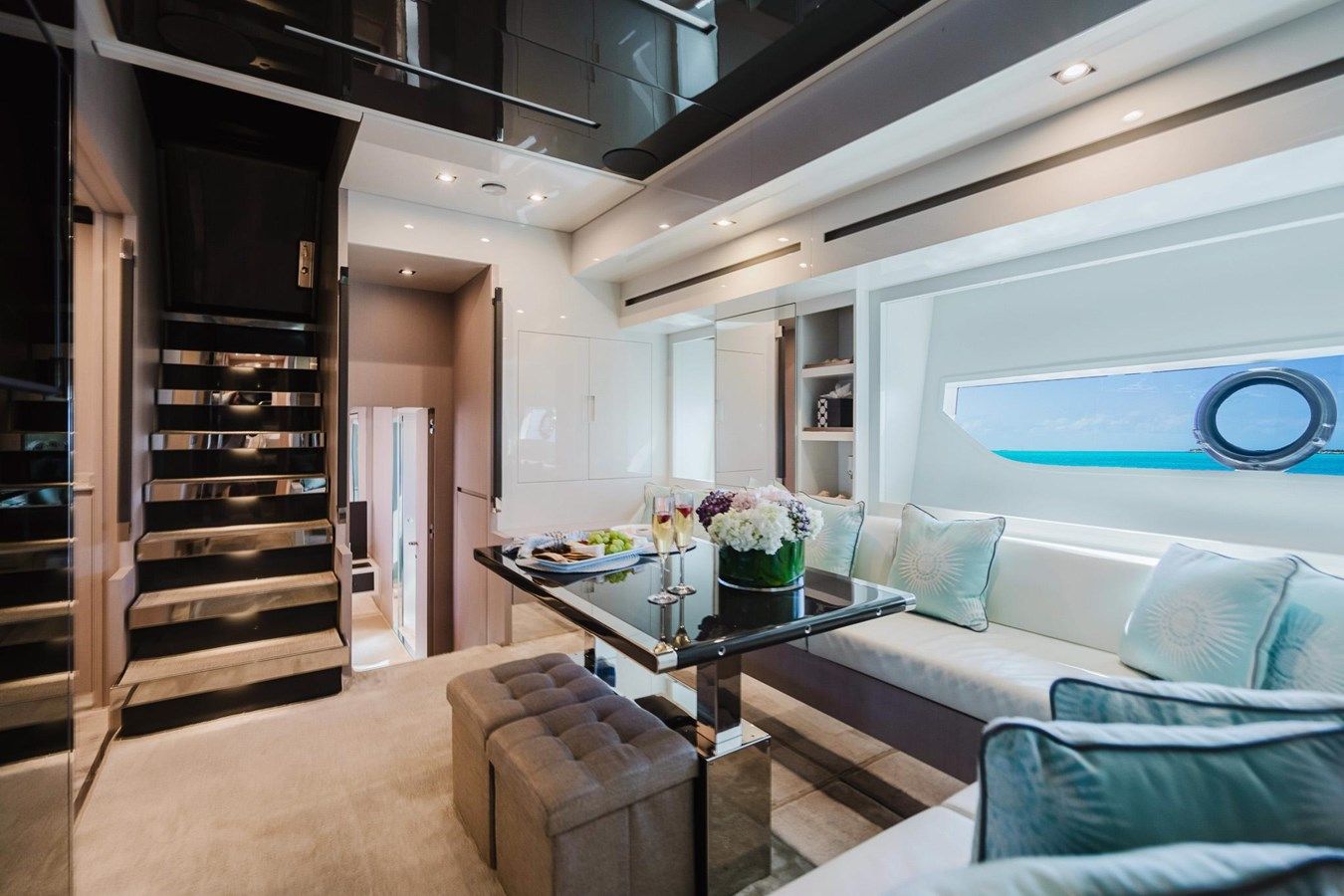 Купить яхту 2021 Riva 76' Bahamas 76 в Shestakov Yacht Sales