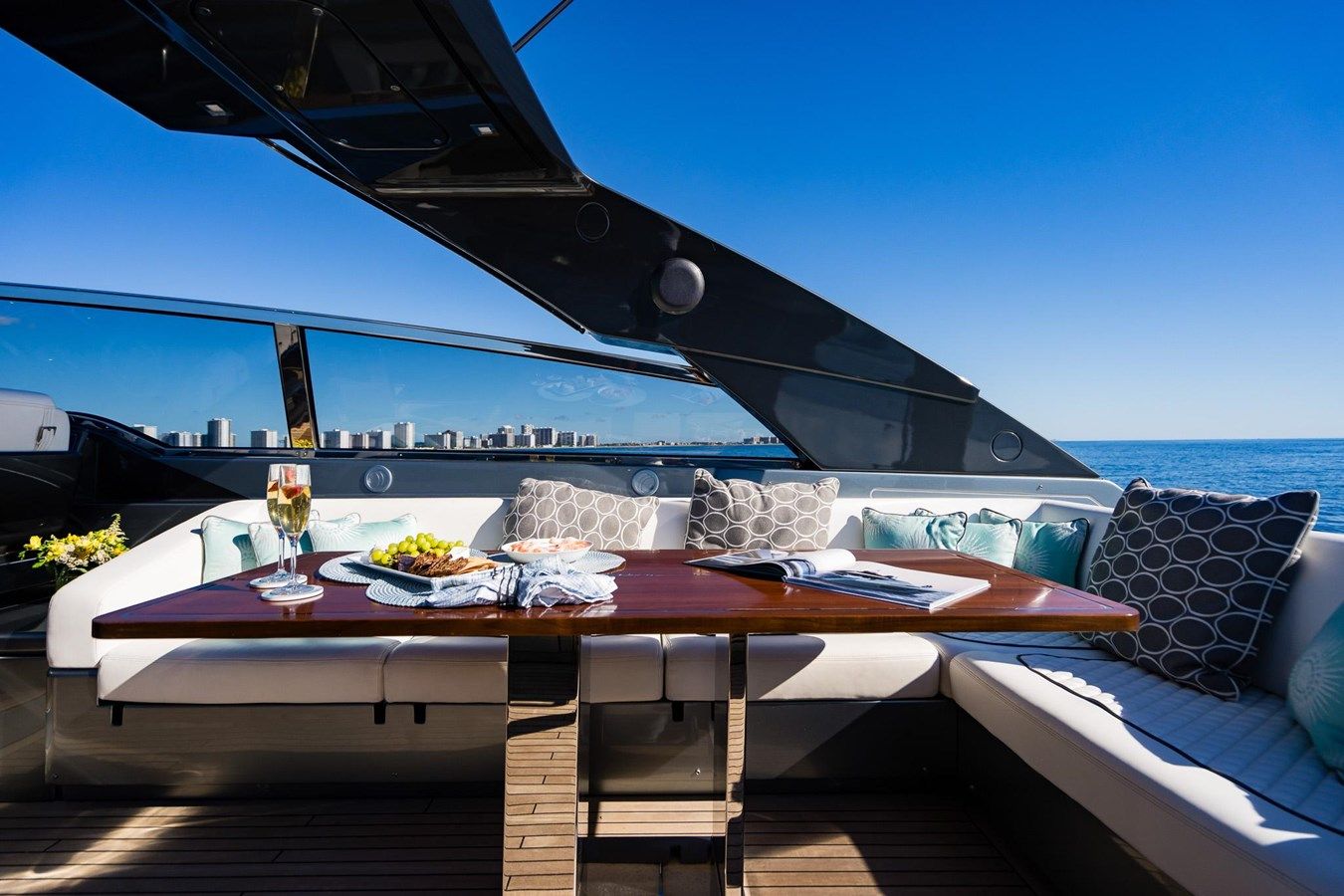 Продажа яхты 2021 Riva 76' Bahamas 76' Bahamas