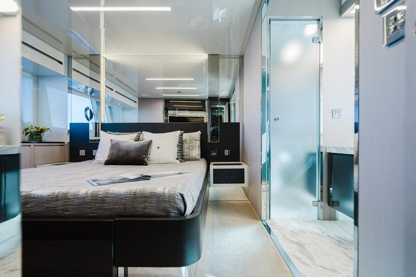 Купить яхту 2021 Riva 76' Bahamas 76' Bahamas в Shestakov Yacht Sales