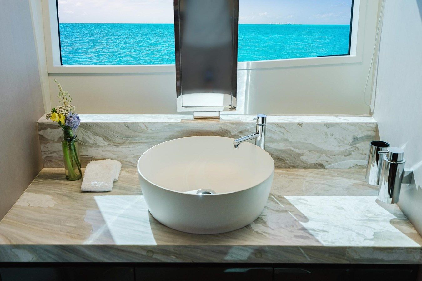 Купить 2021 Riva 76' Bahamas - RIVA YACHT