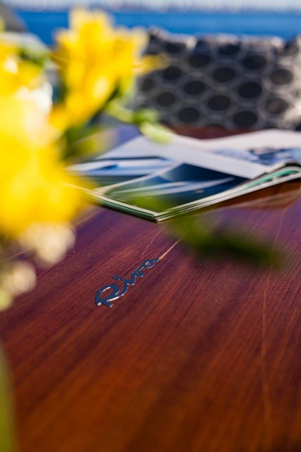 Купить 2021 Riva 76' Bahamas 2021