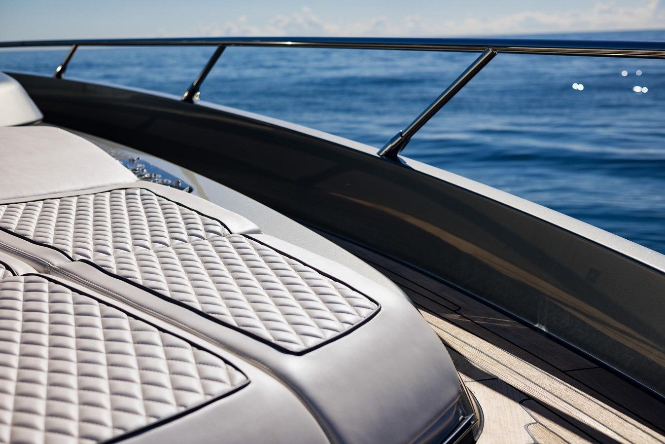 Лучшая цена на 2021 Riva 76' Bahamas - RIVA YACHT