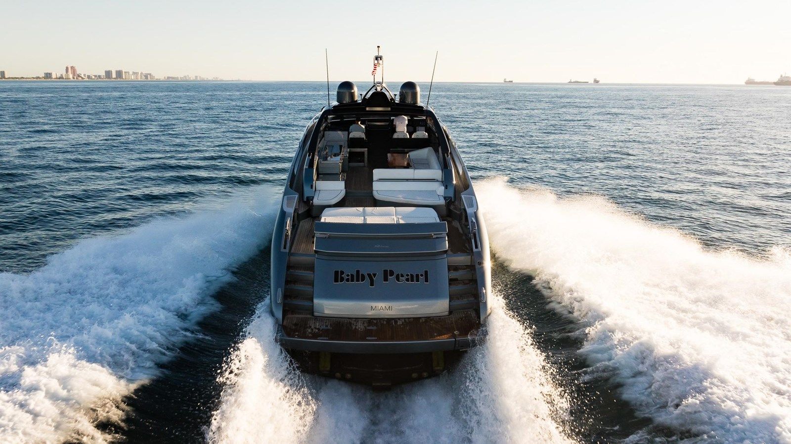 Лучшая цена на 2021 Riva 76' Bahamas - RIVA YACHT