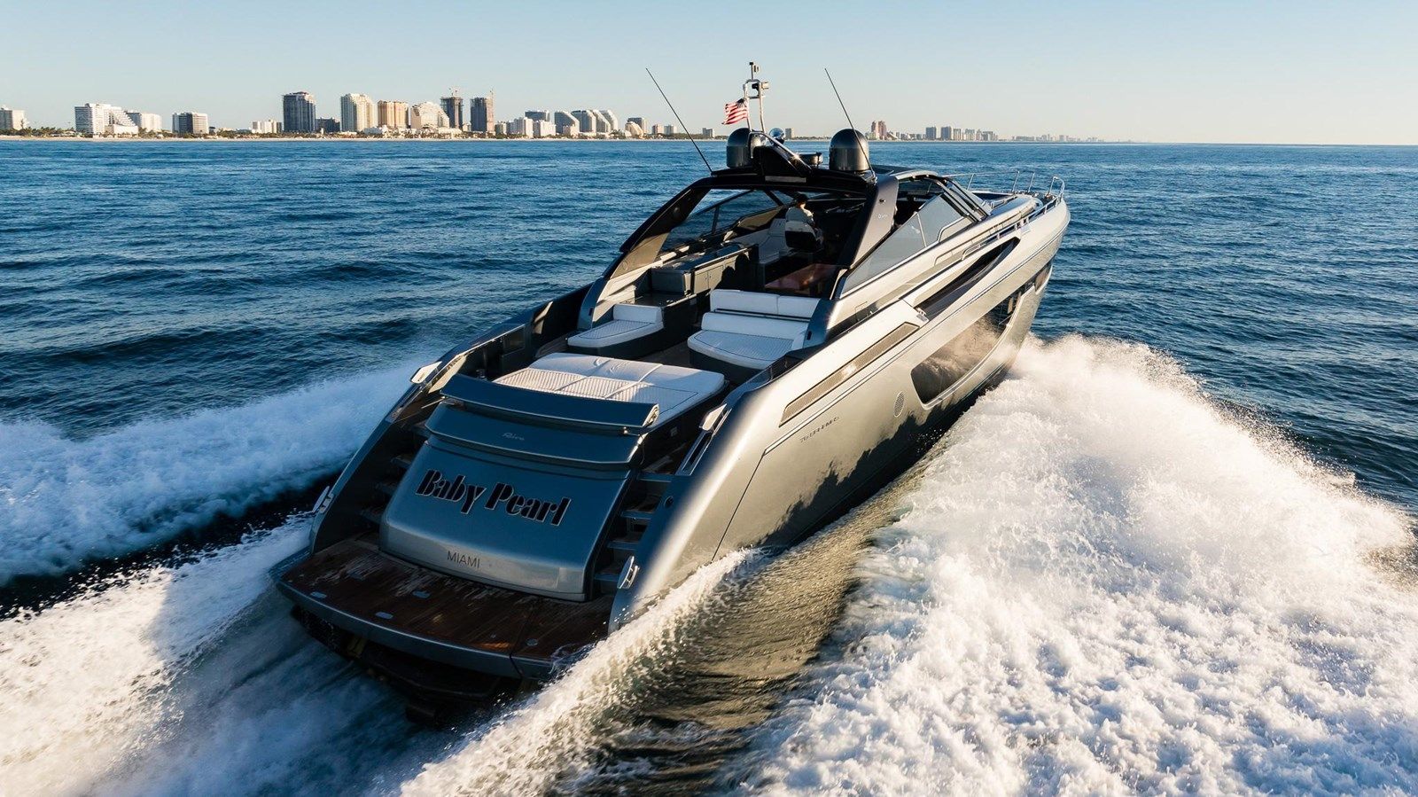 Купить яхту 2021 Riva 76' Bahamas - RIVA YACHT в Shestakov Yacht Sales