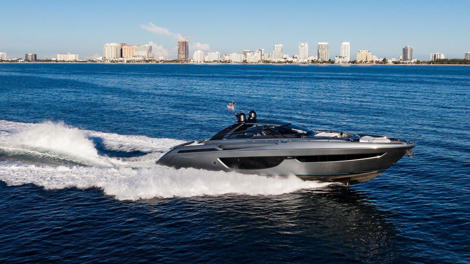 Купить 2021 Riva 76' Bahamas