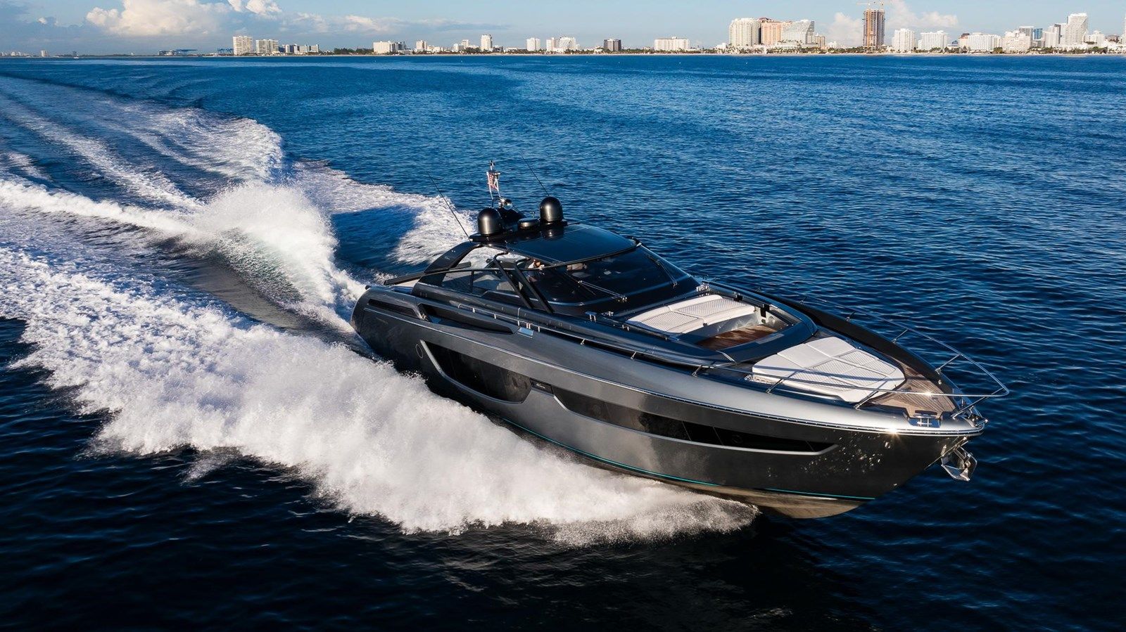 Лучшая цена на 2021 Riva 76' Bahamas 2021