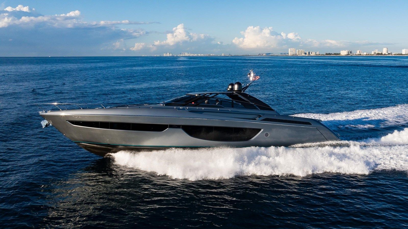 Купить 2021 Riva 76' Bahamas