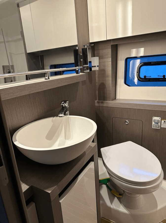 Купить LOL - Beneteau