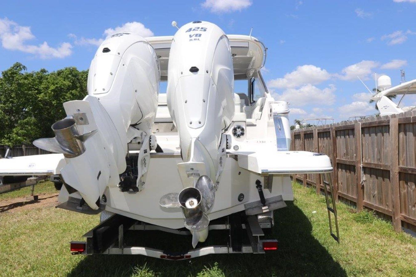 Купить яхту - - Regal в Shestakov Yacht Sales