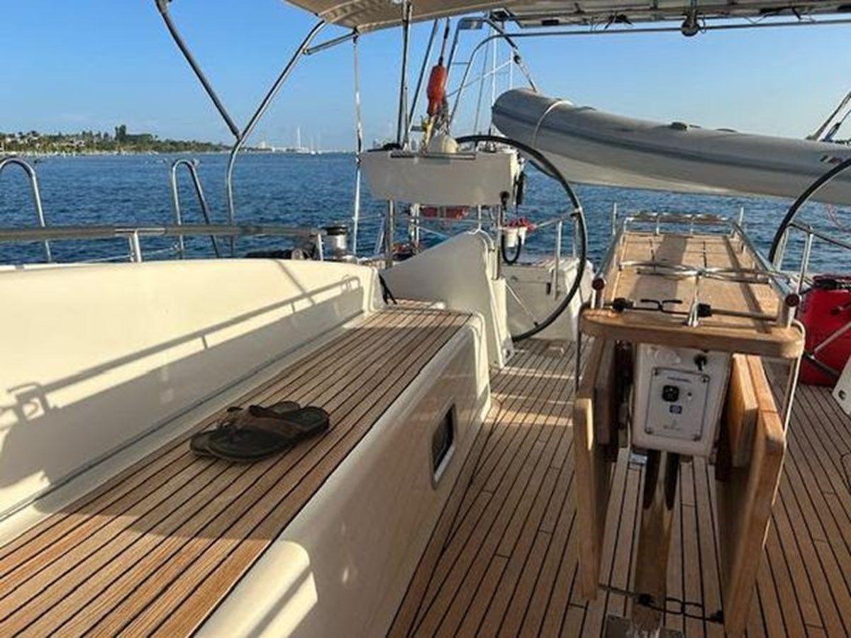 Buy a yacht 2016 Beneteau Oceanis 60 60