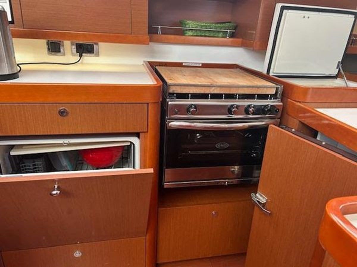 2016 Beneteau Oceanis 60 yacht sale