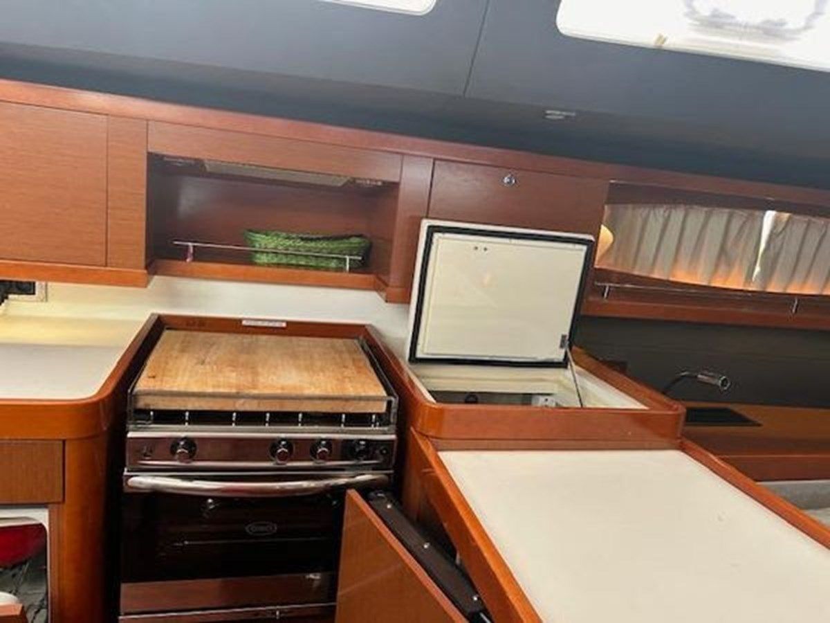 2016 Beneteau Oceanis 60