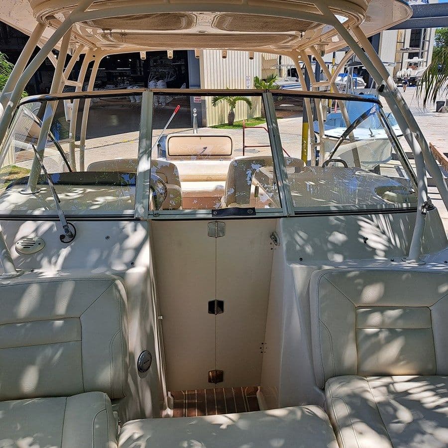 the best price on - Freedom 285