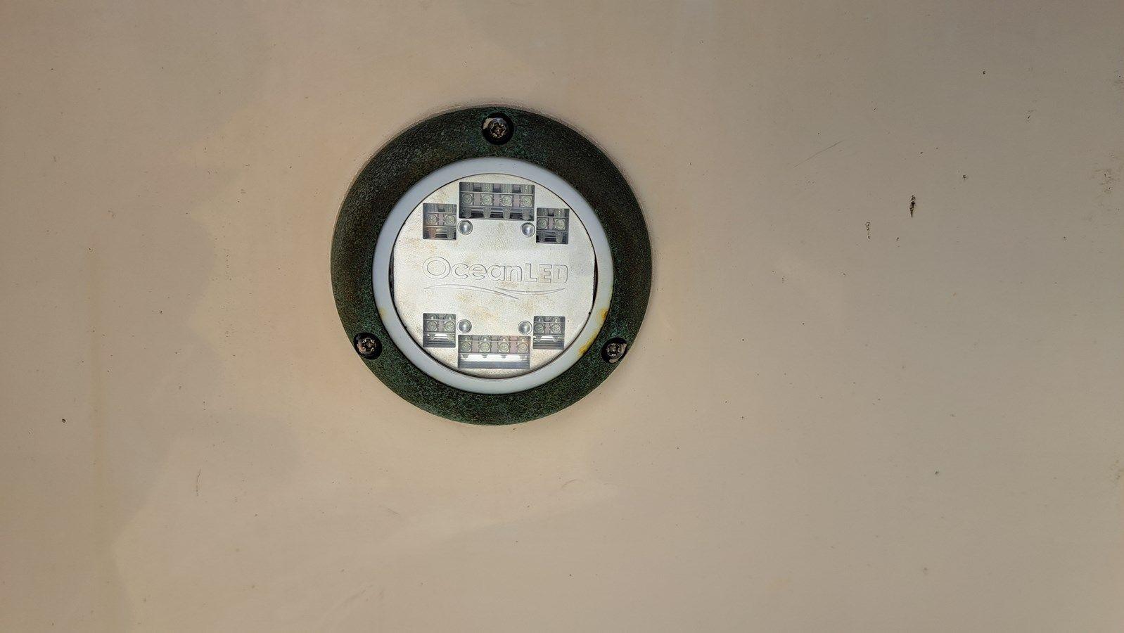 Buy a yacht - - GRADY-WHITE