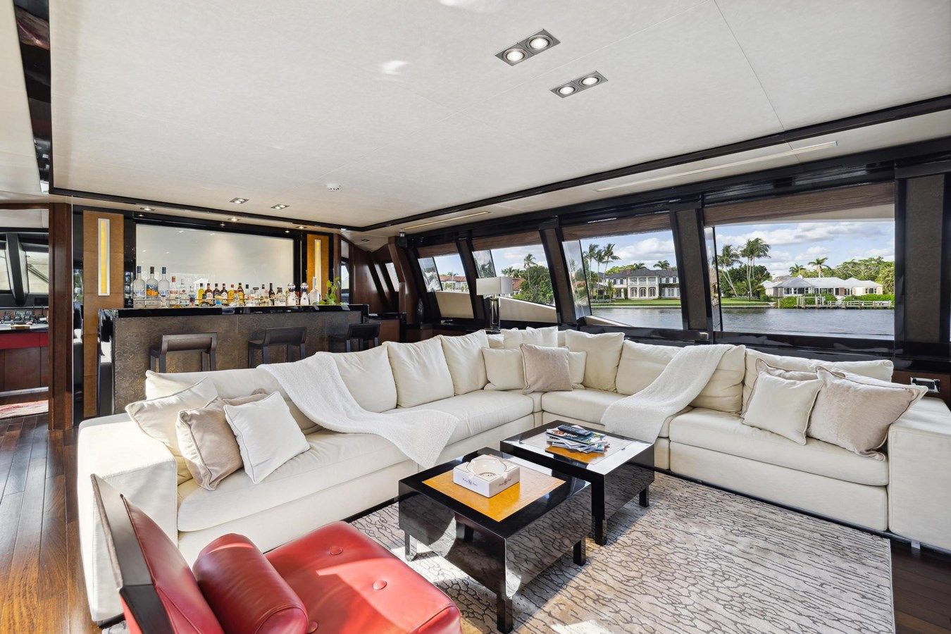 Лучшая цена на Izumi - PALMER JOHNSON