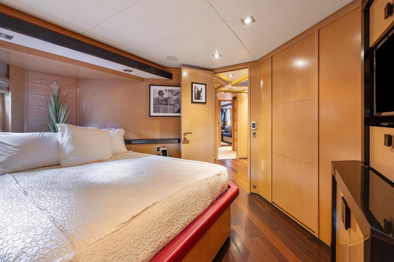 Купить яхту Izumi 120 в Shestakov Yacht Sales