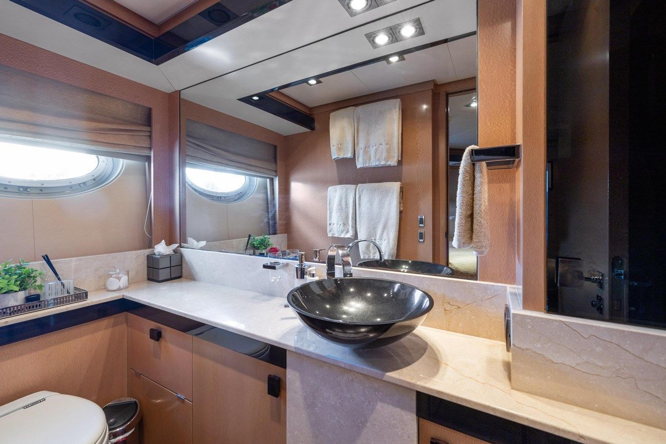 Купить яхту Izumi 2008 в Shestakov Yacht Sales