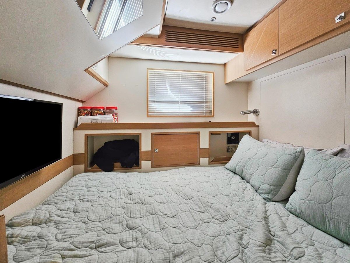 Купить яхту Izumi в Shestakov Yacht Sales