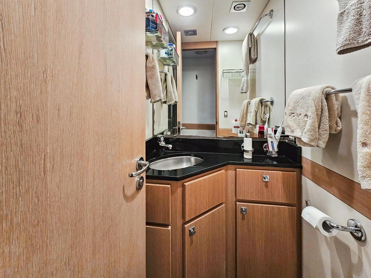 Продажа яхты Izumi