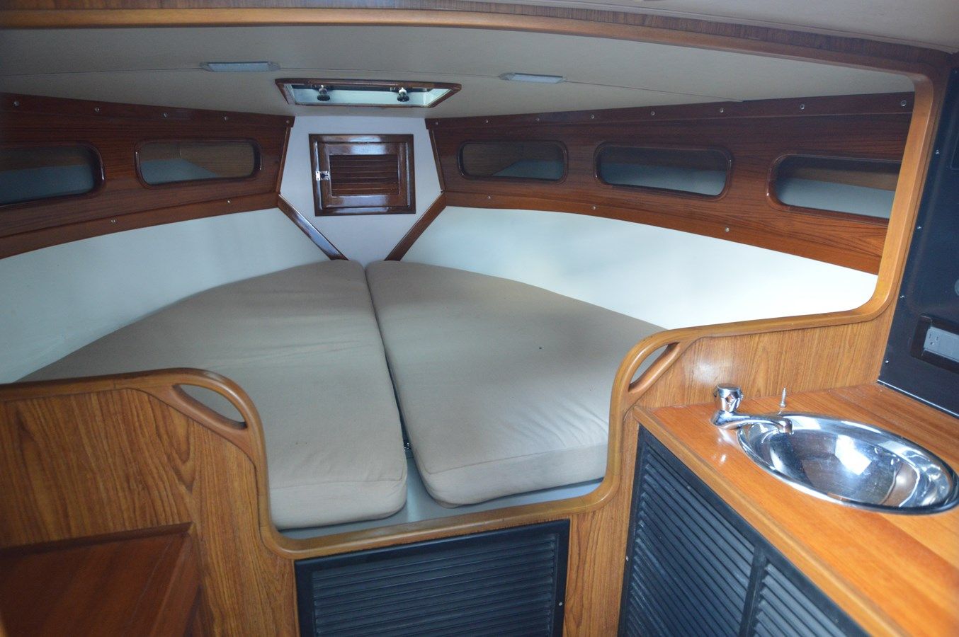 Buy a yacht NO NAME Strike 29