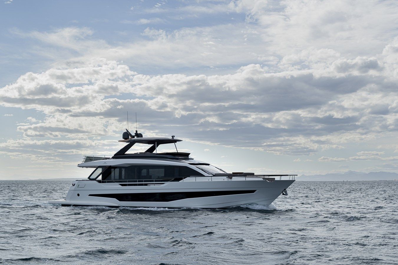 Buy a ASTO82AS8724 - Astondoa at Shestakov Yacht Sales