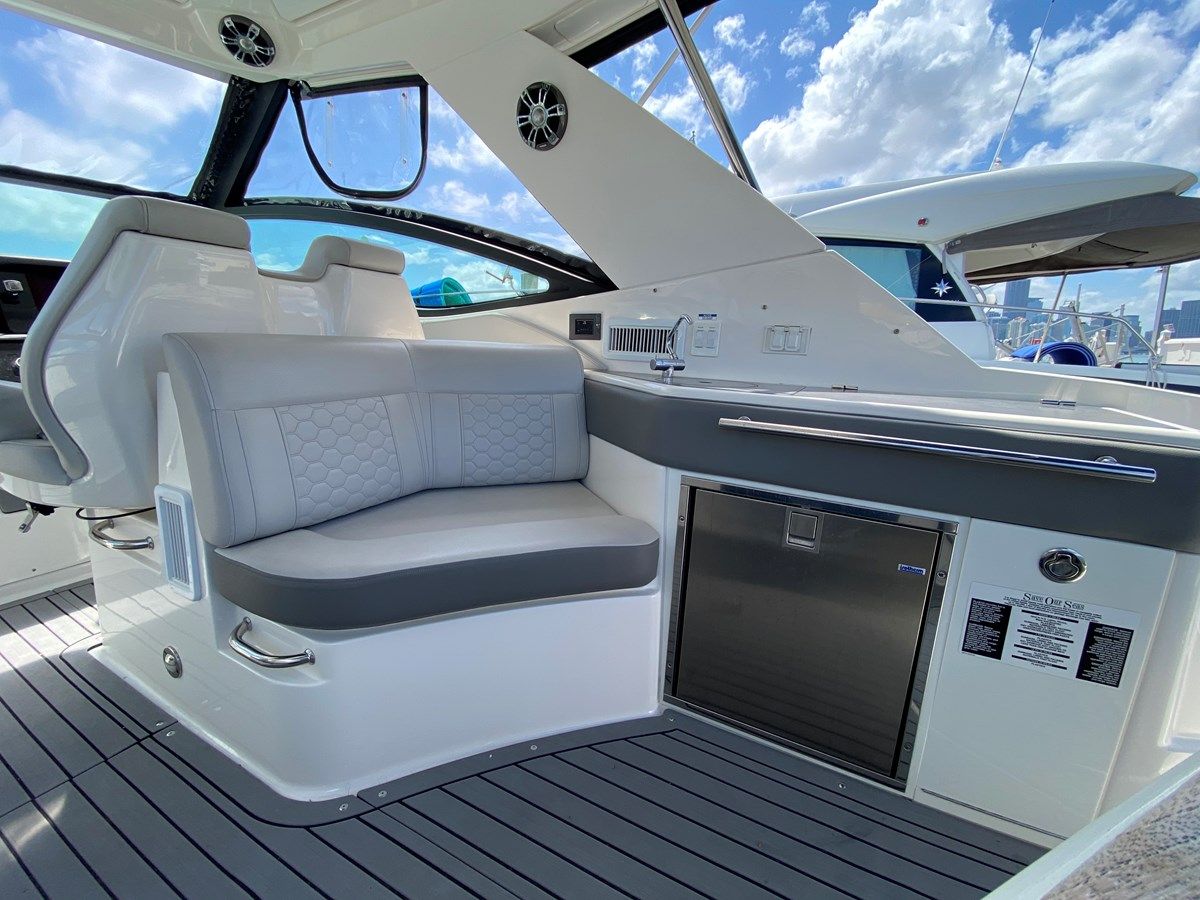 Buy a yacht Boa Vida - SEA RAY