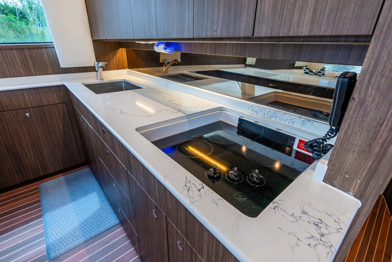 Лучшая цена на Knotty Girl