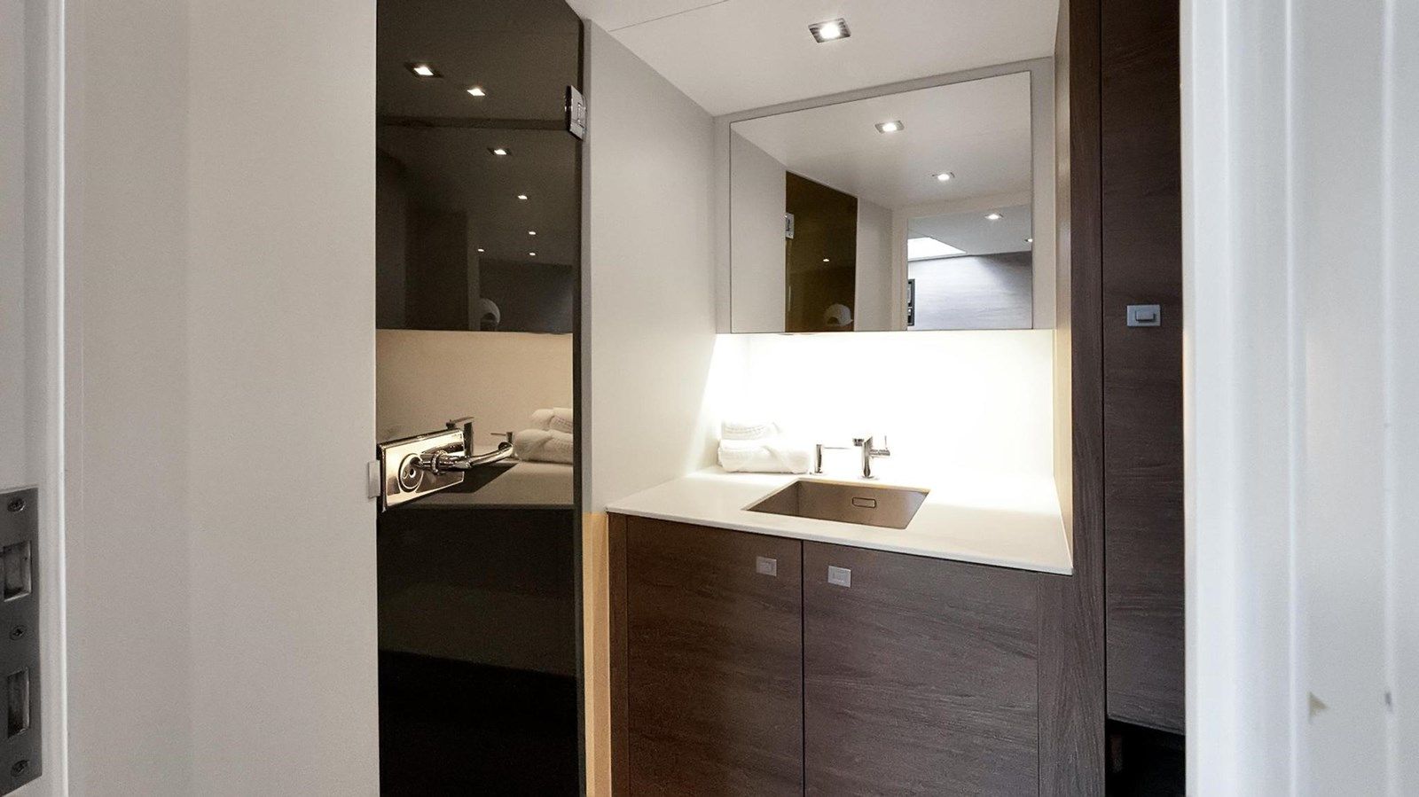 the best price on VESPER 54